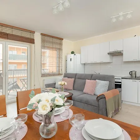 Wilczak Spacious Apartment With Free Garage Poznan By Noclegi Renters Exterior photo