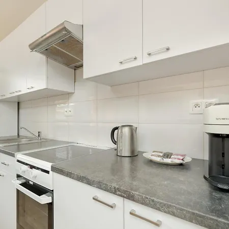 Wilczak Spacious Apartment With Free Garage Poznan By Noclegi Renters Exterior photo