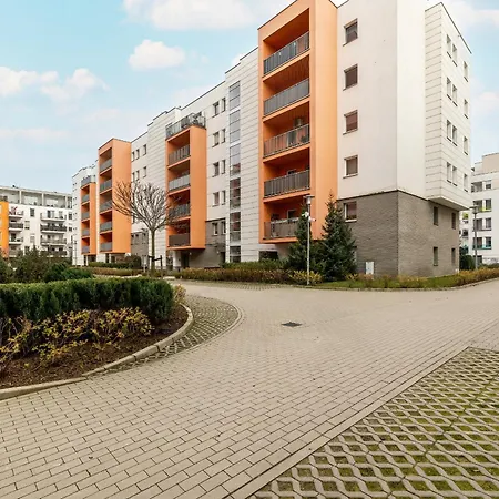 Wilczak Spacious Apartment With Free Garage Poznan By Noclegi Renters Exterior photo