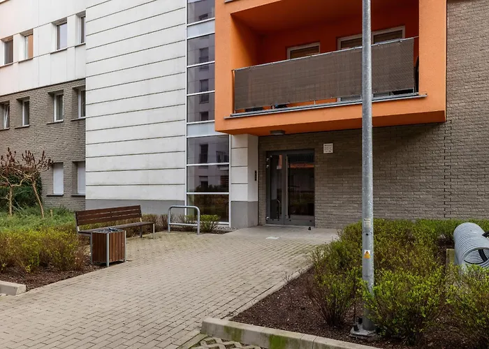 Wilczak Spacious Apartment With Free Garage Poznan By Noclegi Renters
