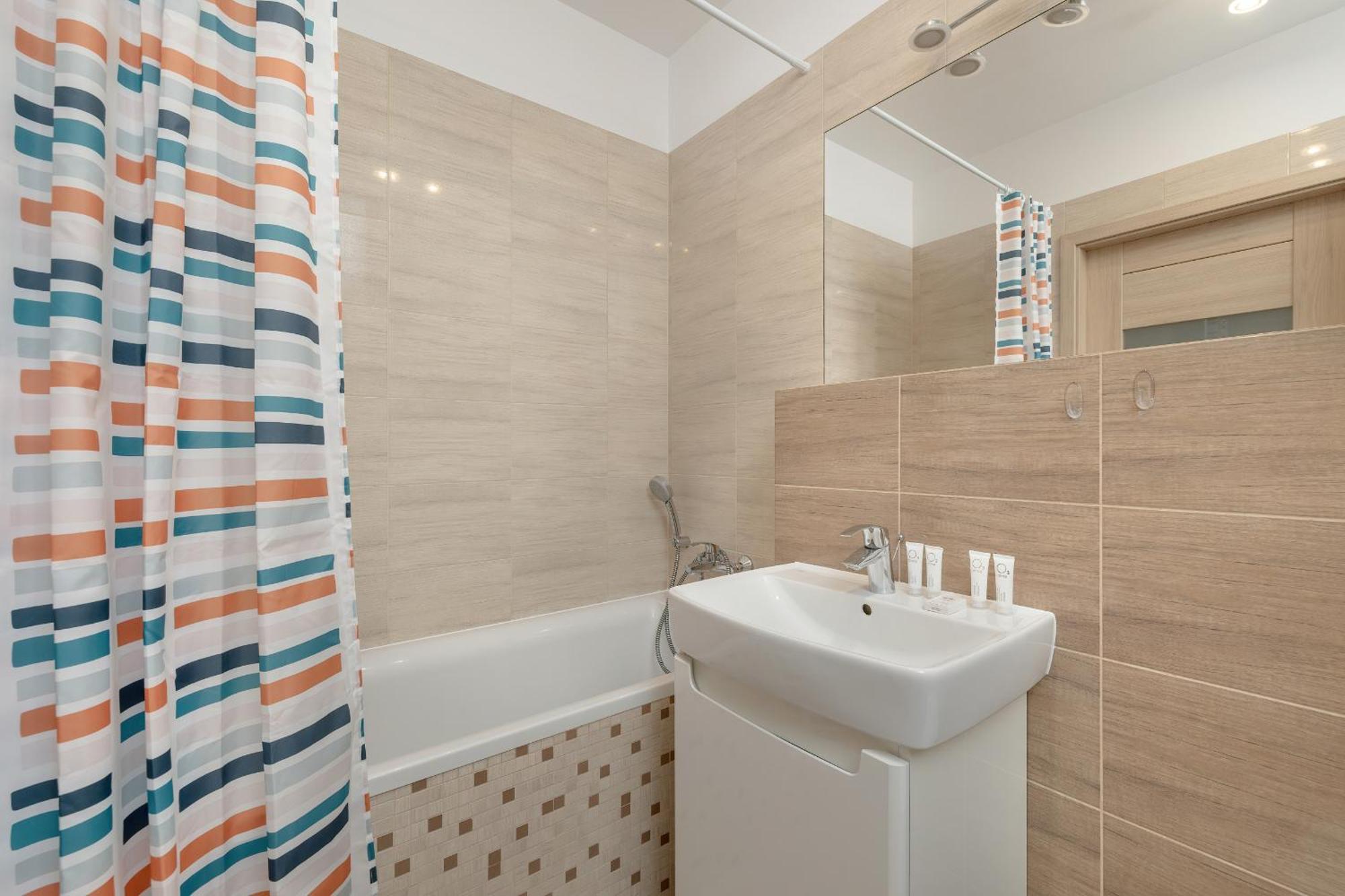 Wilczak Spacious With Free Garage By Renters Apartment