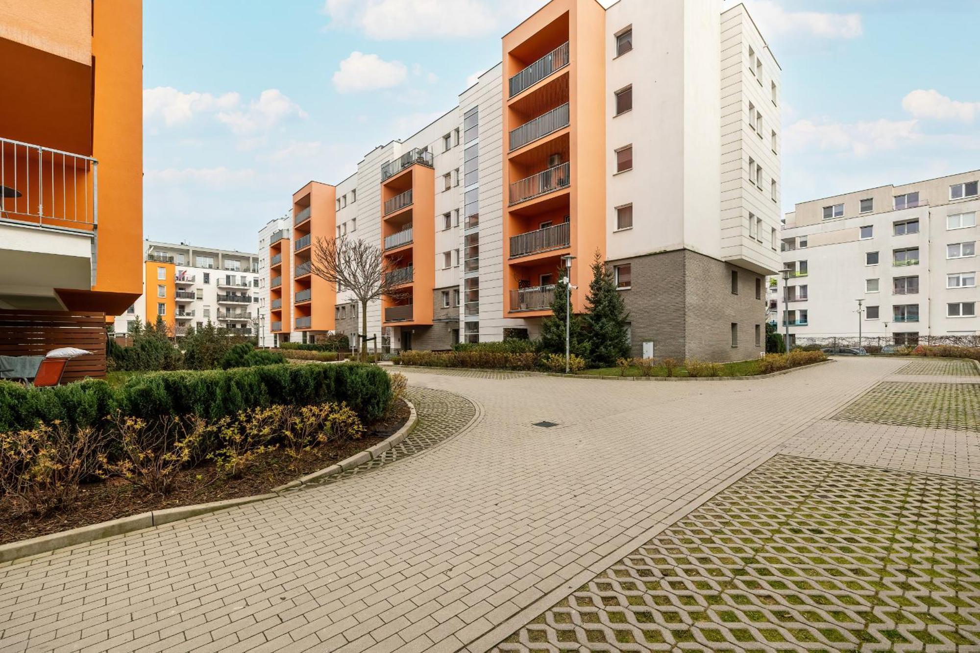 Wilczak Spacious With Free Garage By Renters Appartamento